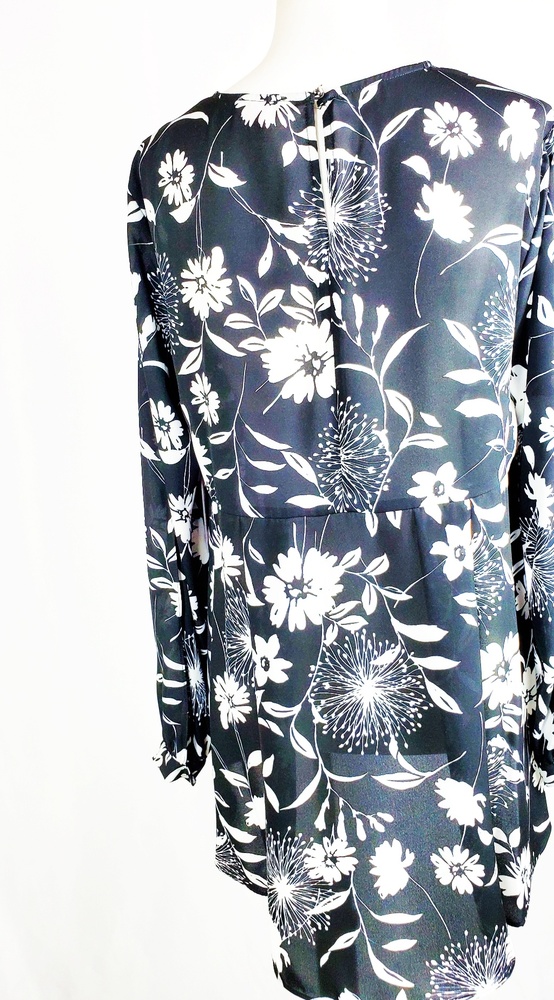 🔥Vince Camuto Floral  Spilt Sleeve Blouse sz S - Picture 6 of 7